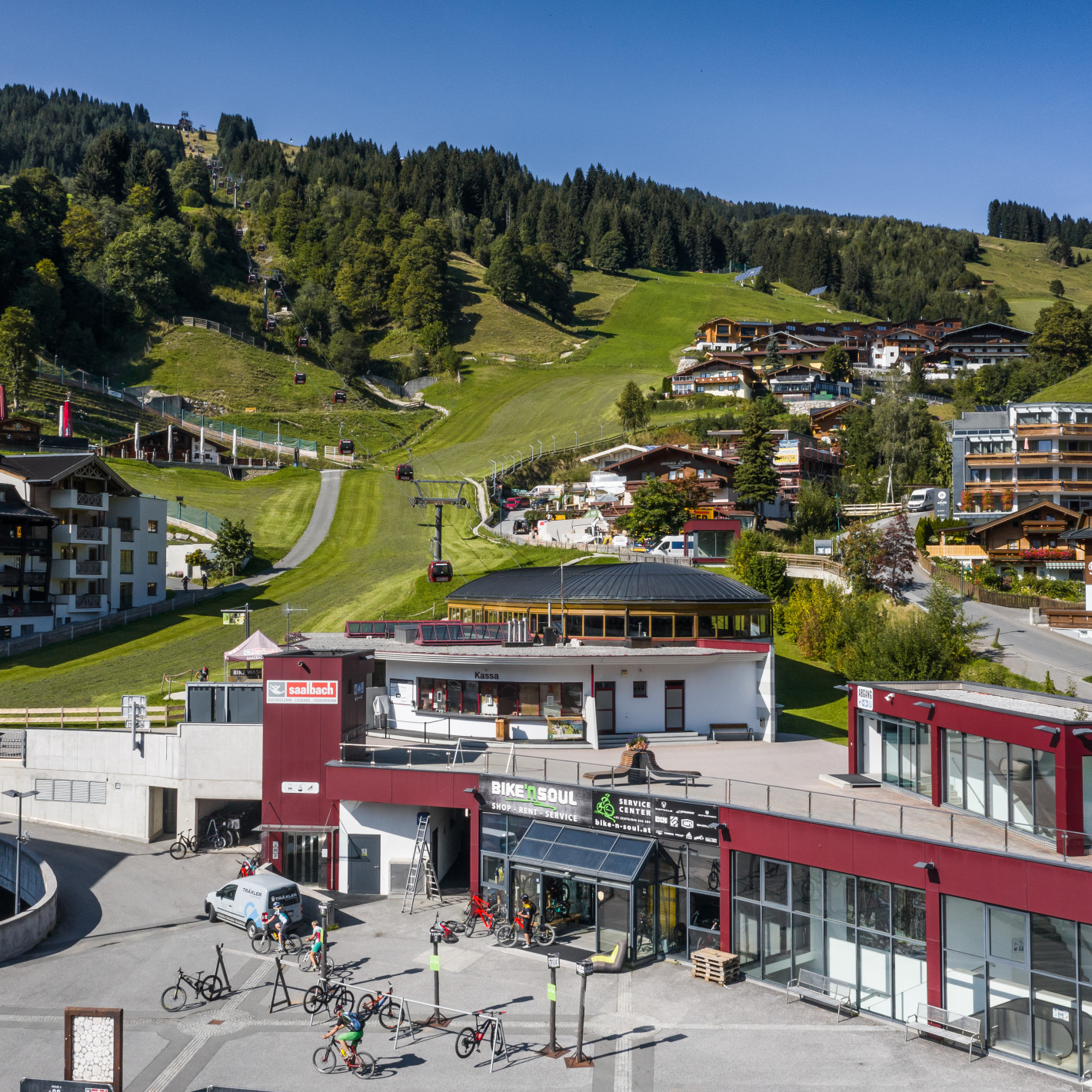 D1 Reiterkogel Gondola | Infrastructure In Saalbach Hinterglemm